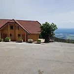 Pr Ambruzarju & Gasthuis Cerklje na Gorenjskem