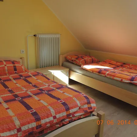 Konukevi Pr Ambruzarju & 3*