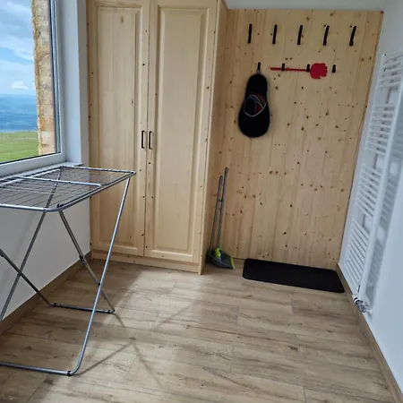 Konukevi Pr Ambruzarju &