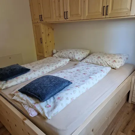 Konukevi Pr Ambruzarju & 3*