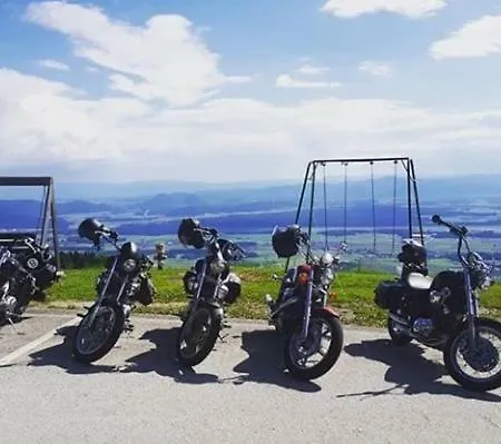 Pr Ambruzarju & Gæstehus Cerklje na Gorenjskem