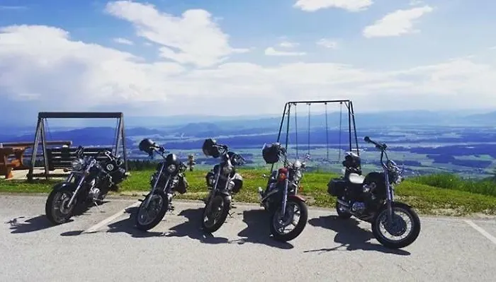 Pr Ambruzarju & Gasthuis Cerklje na Gorenjskem